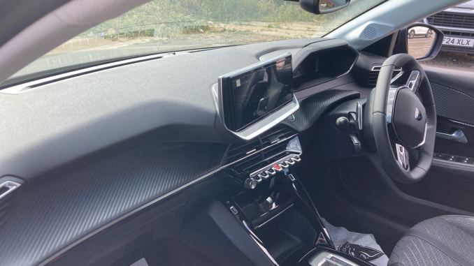 Peugeot 208 1.2 Hybrid 110 Allure 5dr e-DSC6 Petrol Hatchback - Image 9